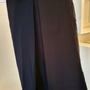 Brooks Brothers pleated navy size 2 skirt.